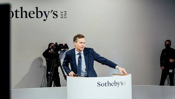劳力士以千万价格刷新苏富比钟表拍卖纪录，是什么让疫情之下的拍卖价格猛涨？