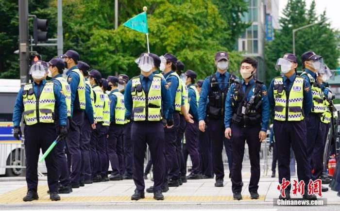 韩国下调防疫级别 首都圈仍维持部分二级响应措施