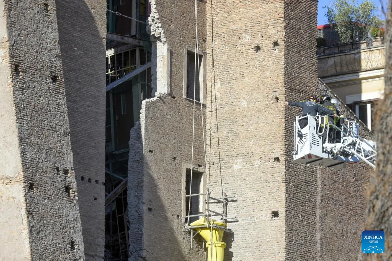 4 workers injured as medieval tower partially collapses in Rome