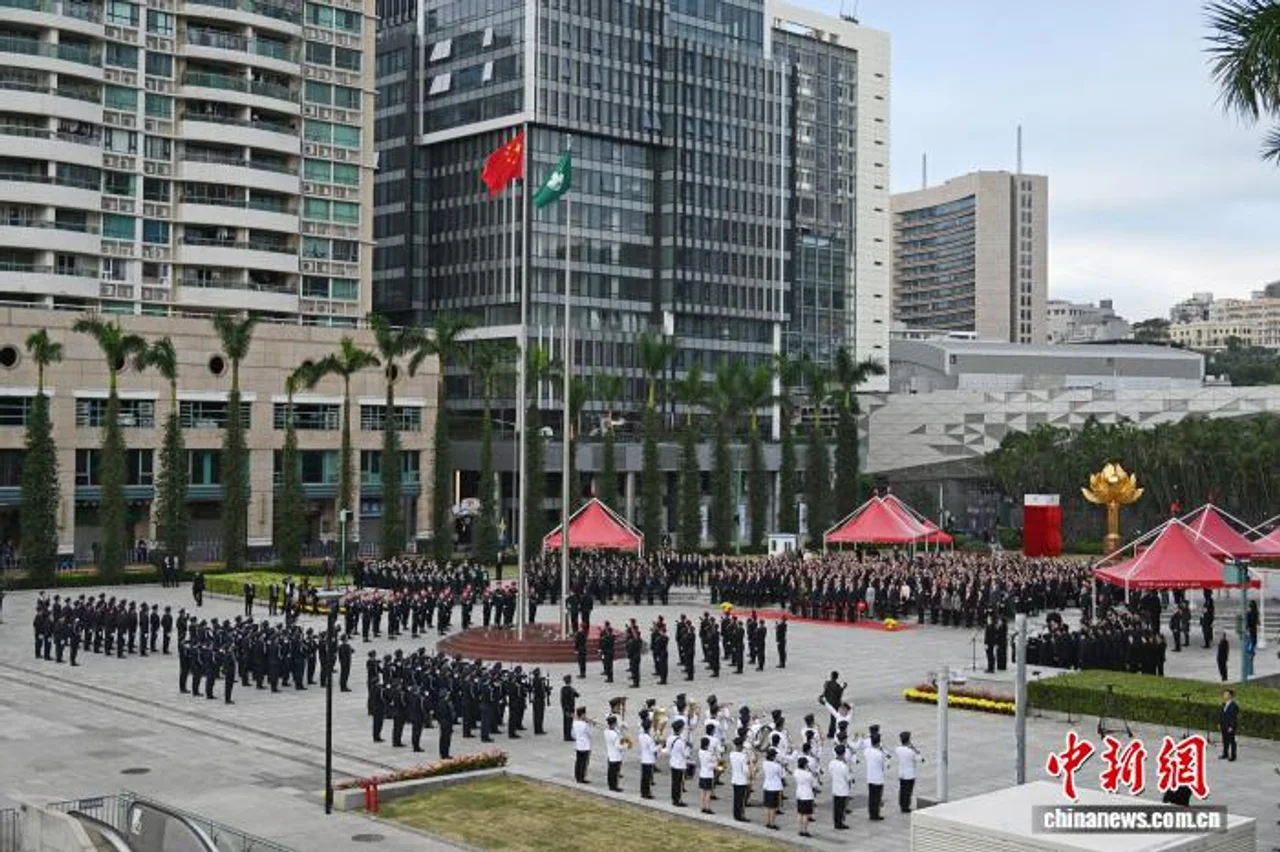 澳门举行升旗仪式和酒会庆祝回归祖国26周年