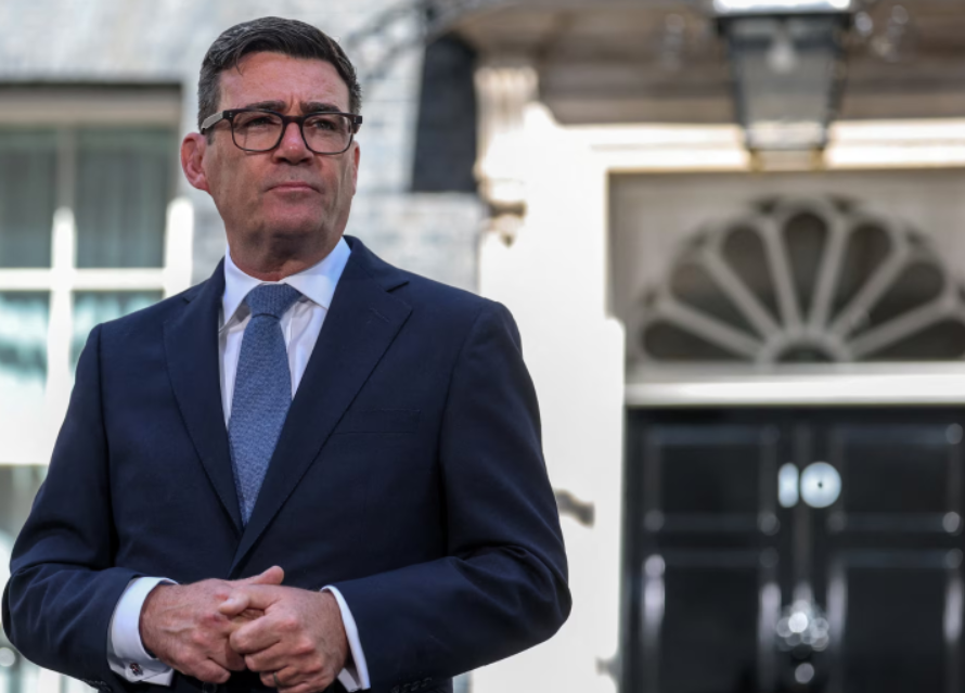 英国新首相伯纳姆就职，承诺“重燃希望”