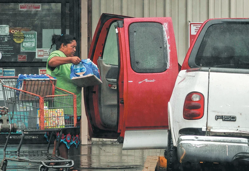 Hurricane Lala hits Hawaii with rain