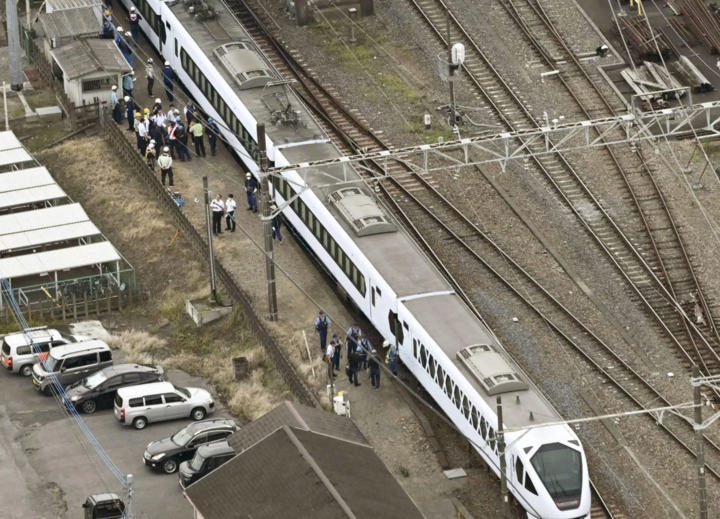 日本一列车在车站撞上铁路工人，致4人死亡