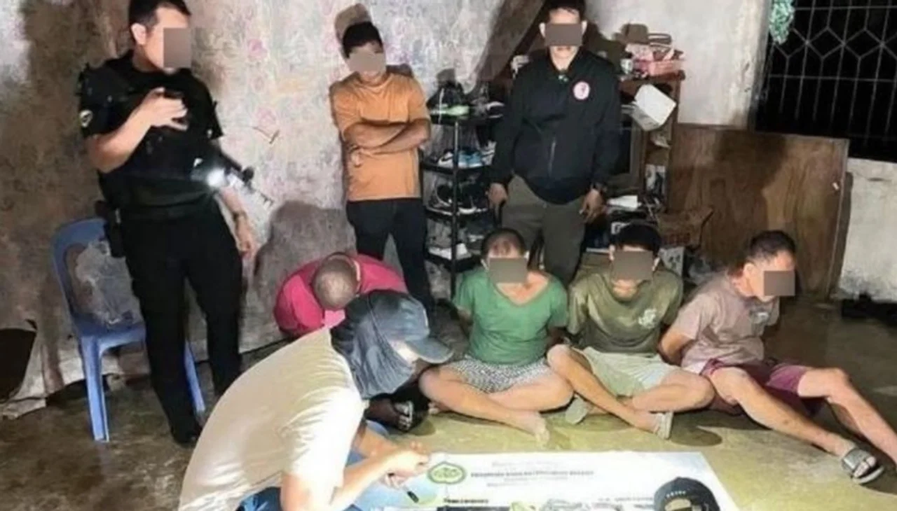 菲律宾捣毁毒窝,抓获四人