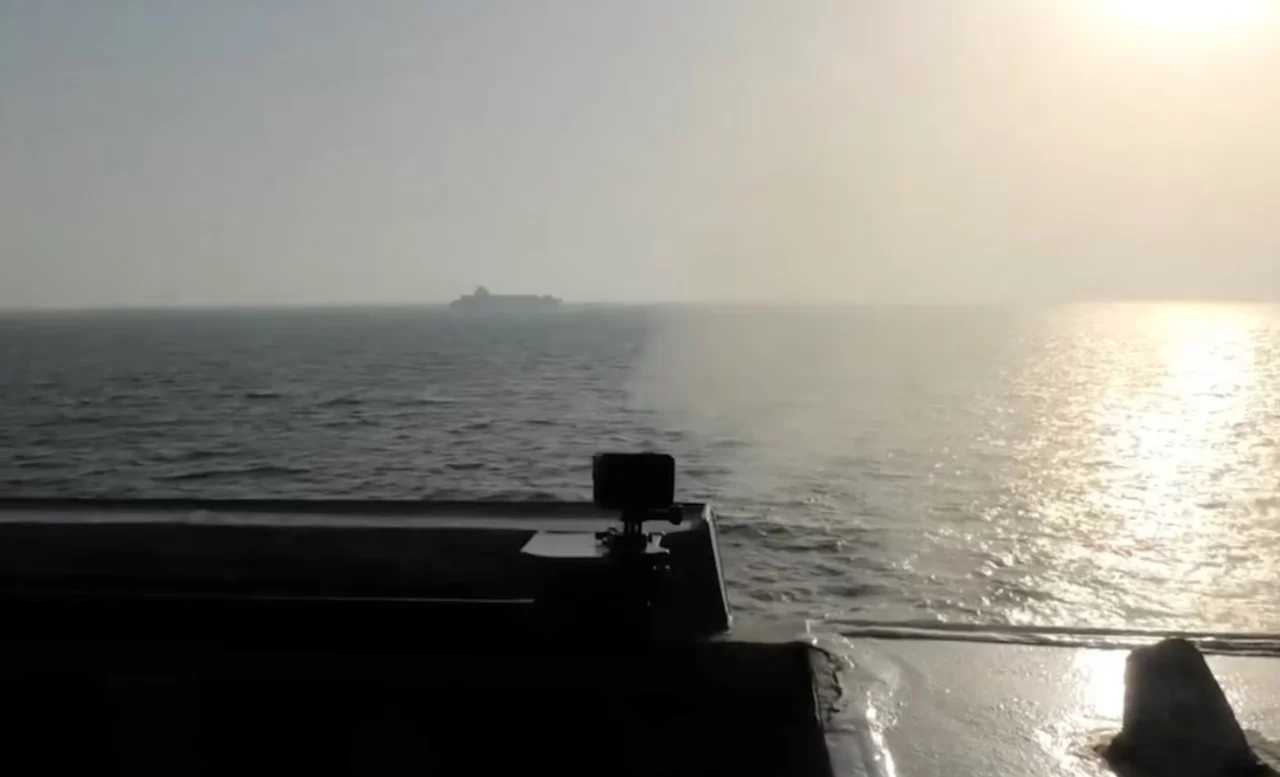 美军在霍尔木兹海峡附近扣押伊朗籍货船,引发局势紧张