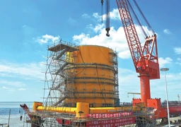 Waves with world's first wind power undersea data center