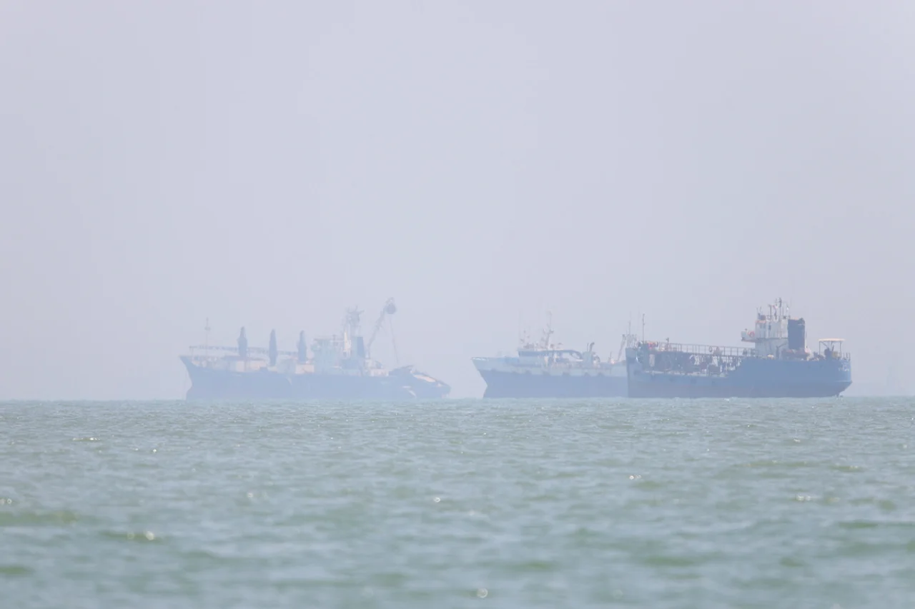 Mideast tense as US, Iran trade fresh strikes