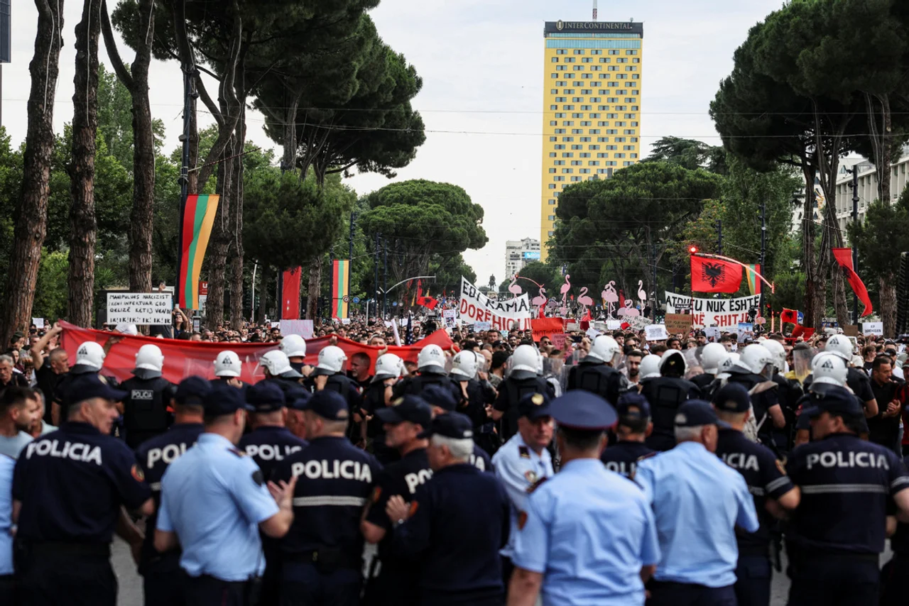 Albanians protest against US-linked luxury resort