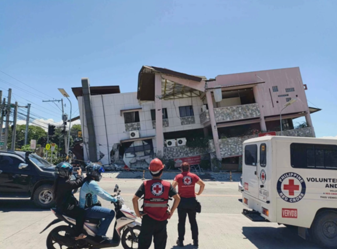 菲律宾发生强震，至少32人死亡