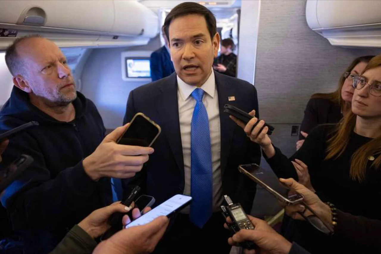 鲁比奥警告伊朗:不许收“买路钱”
