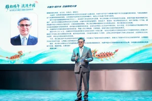 感受中国文化魅力,搭建世界沟通桥梁———驻华外交官端午非遗文化体验活动在京举行