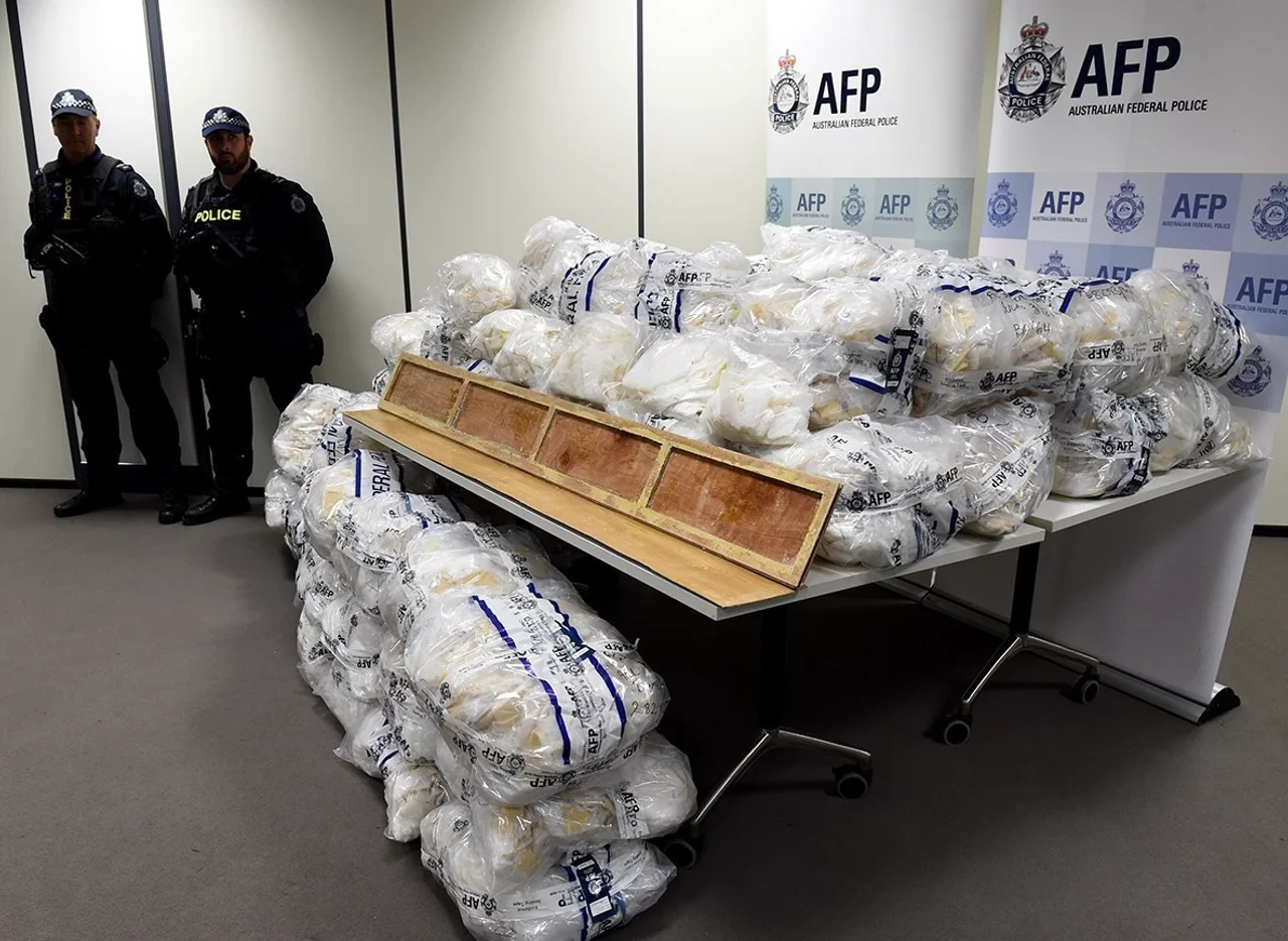 澳洲破获史上最大可卡因走私案,悉尼地下掩体起获2.7吨毒品