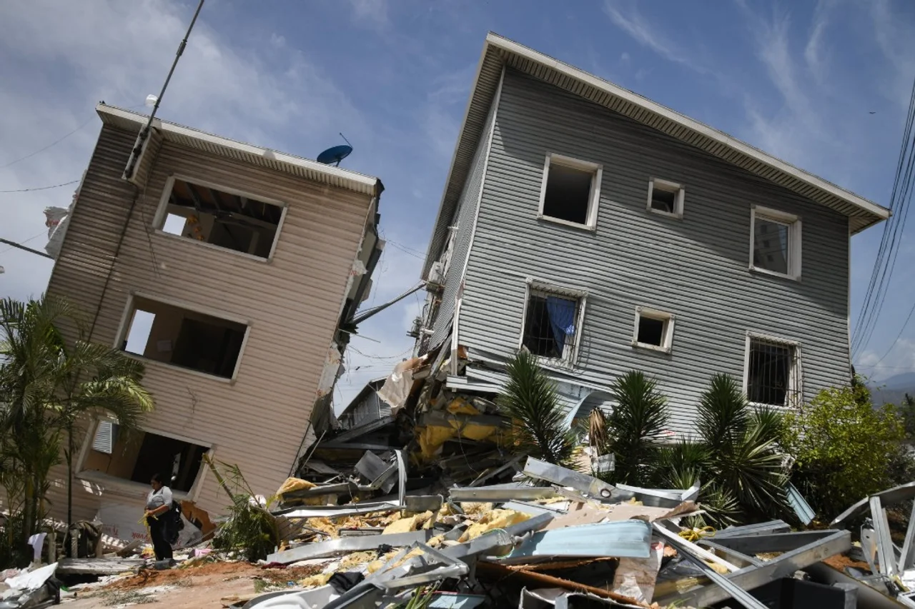 Venezuela quake death toll rises to 1,430