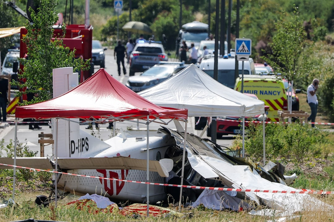 法国东部一架飞机坠毁，11人全部遇难