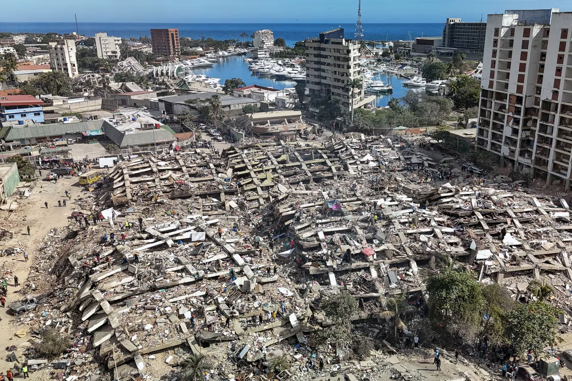 委内瑞拉地震死亡人数升至1450人，救援队争分夺秒