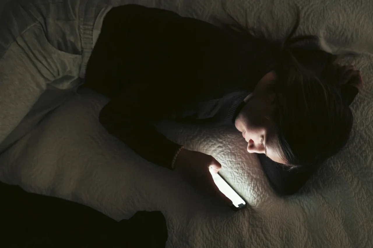 英国:针对青少年自愿实施社交媒体夜间宵禁计划