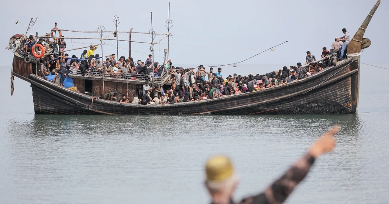 载有罗兴亚难民船只在缅甸附近海域倾覆,已造成500多人死亡